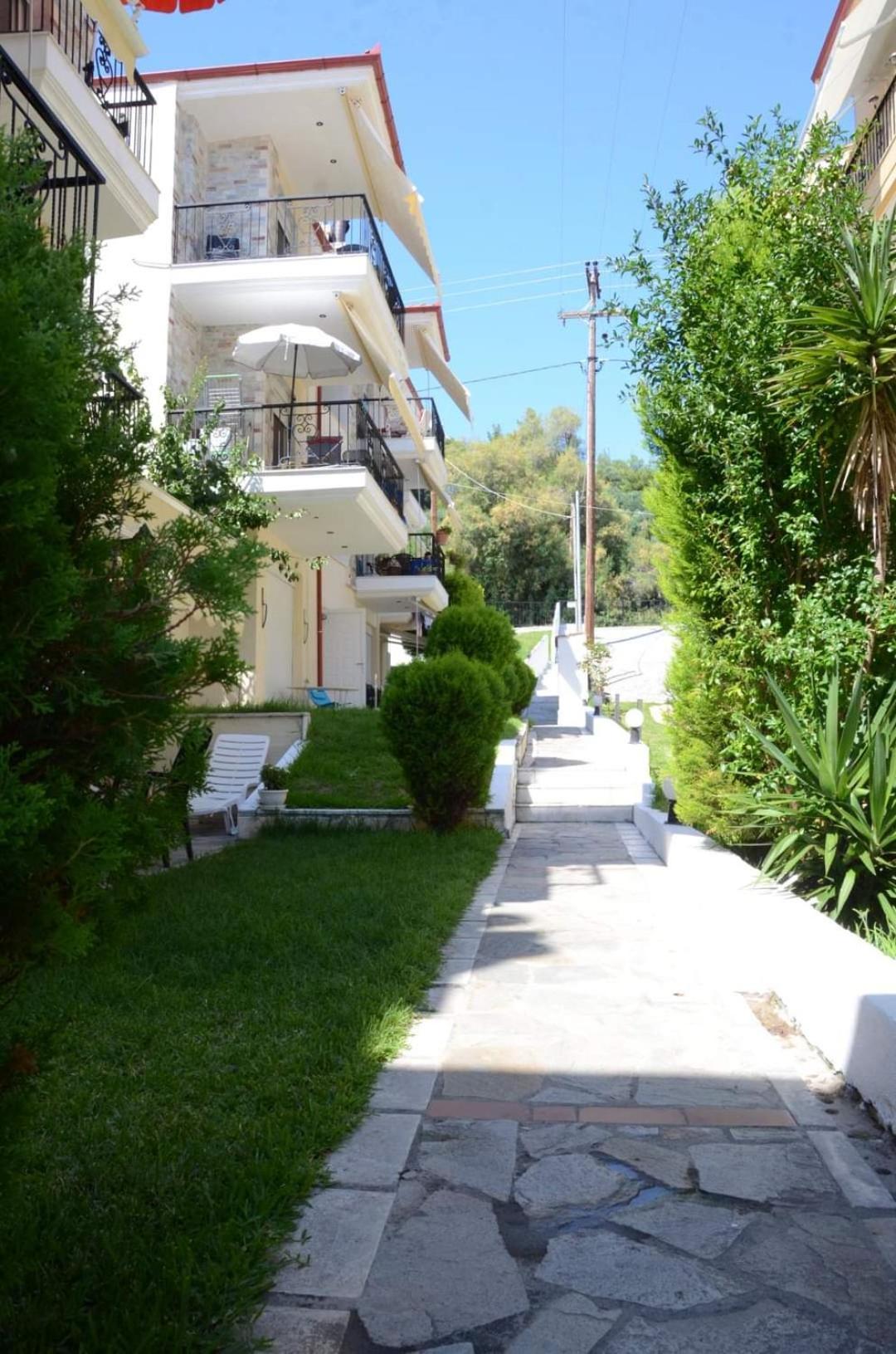 Roses RT apartments Skioni I Nea Skioni Esterno foto