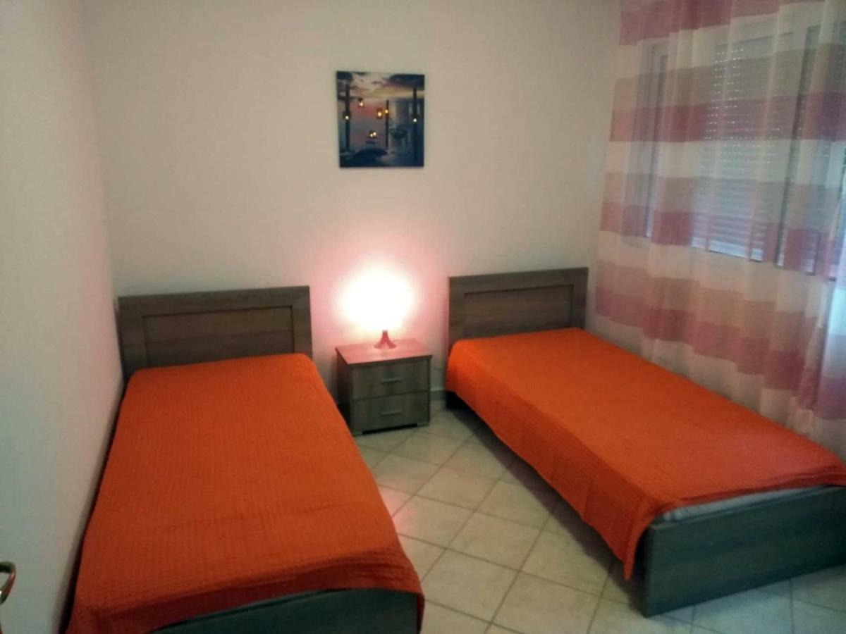 Roses RT apartments Skioni I Nea Skioni Esterno foto